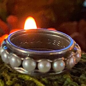 Beautiful Silpada Pearl band ring size 9